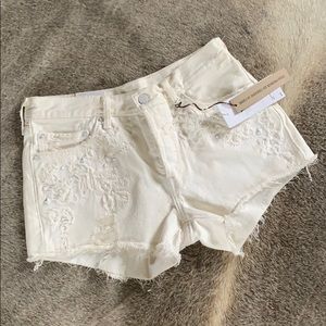 NWT LEVIS 501 shorts size 27